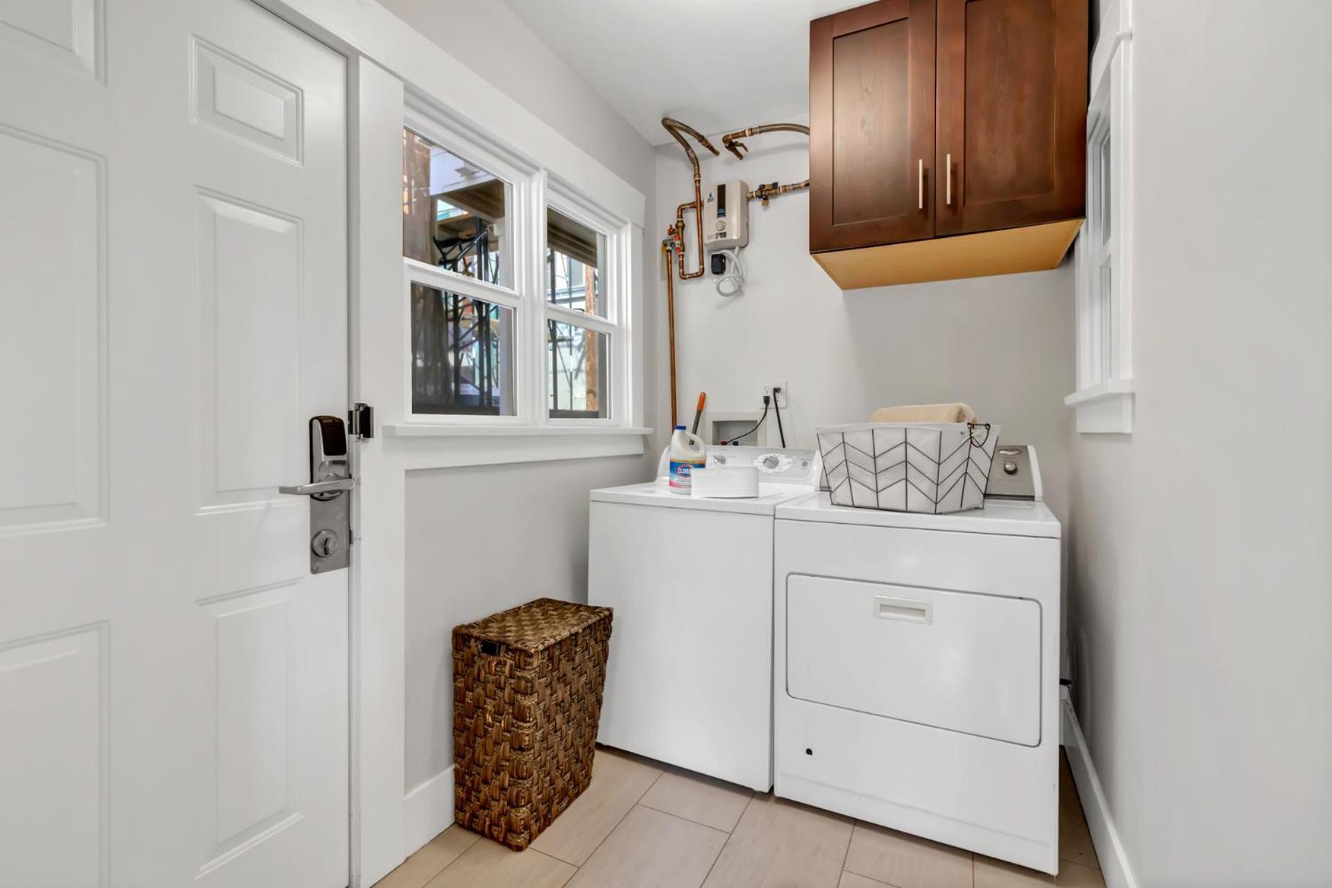 East Village Apartments Лонг Бийч Екстериор снимка