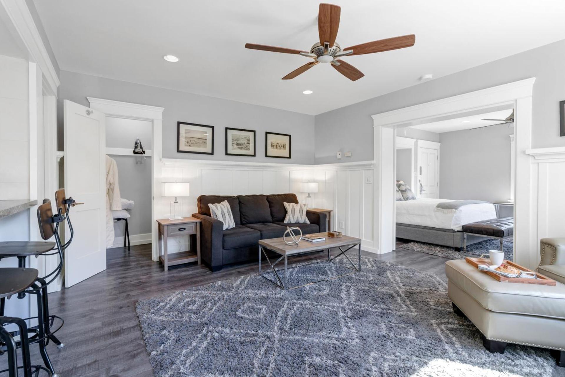 East Village Apartments Лонг Бийч Екстериор снимка